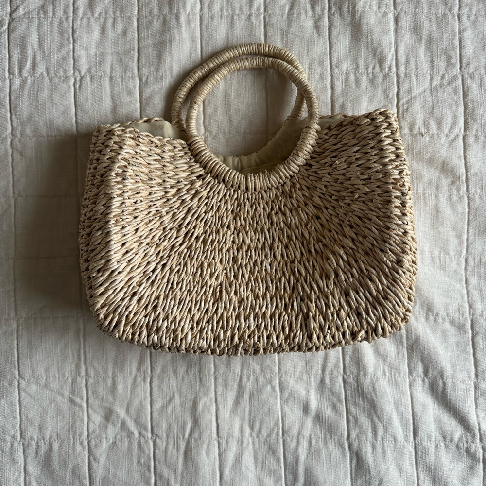 Straw handbag